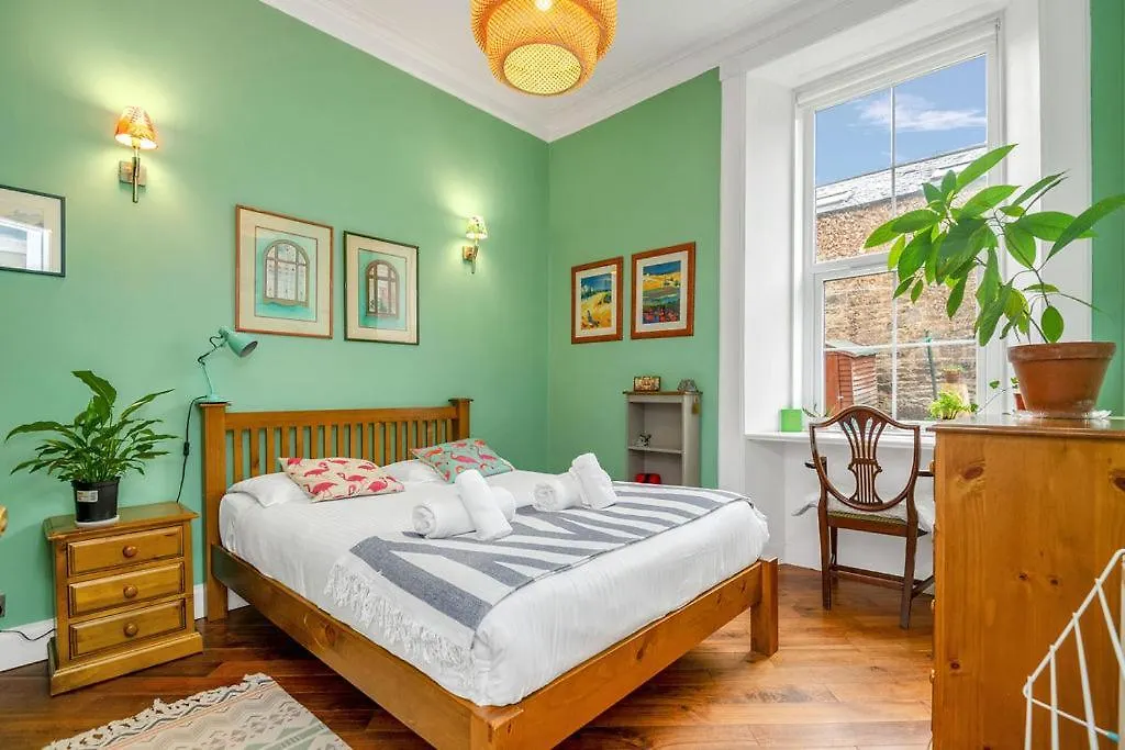 Homely Apartment In Trendy Stockbridge Edinburgh United Kingdom