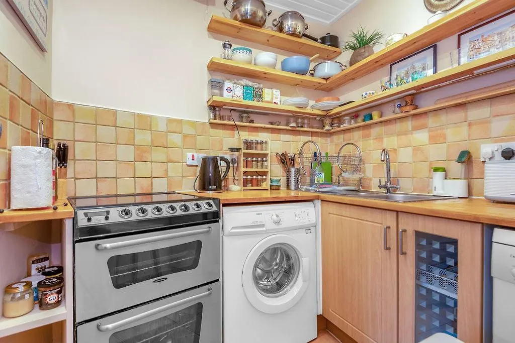 Homely Apartment In Trendy Stockbridge Edinburgh