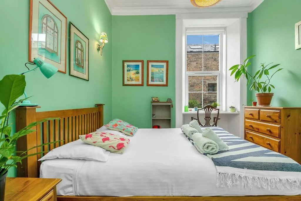 Homely Apartment In Trendy Stockbridge Edinburgh