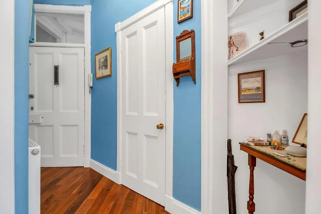 Homely Apartment In Trendy Stockbridge Edinburgh